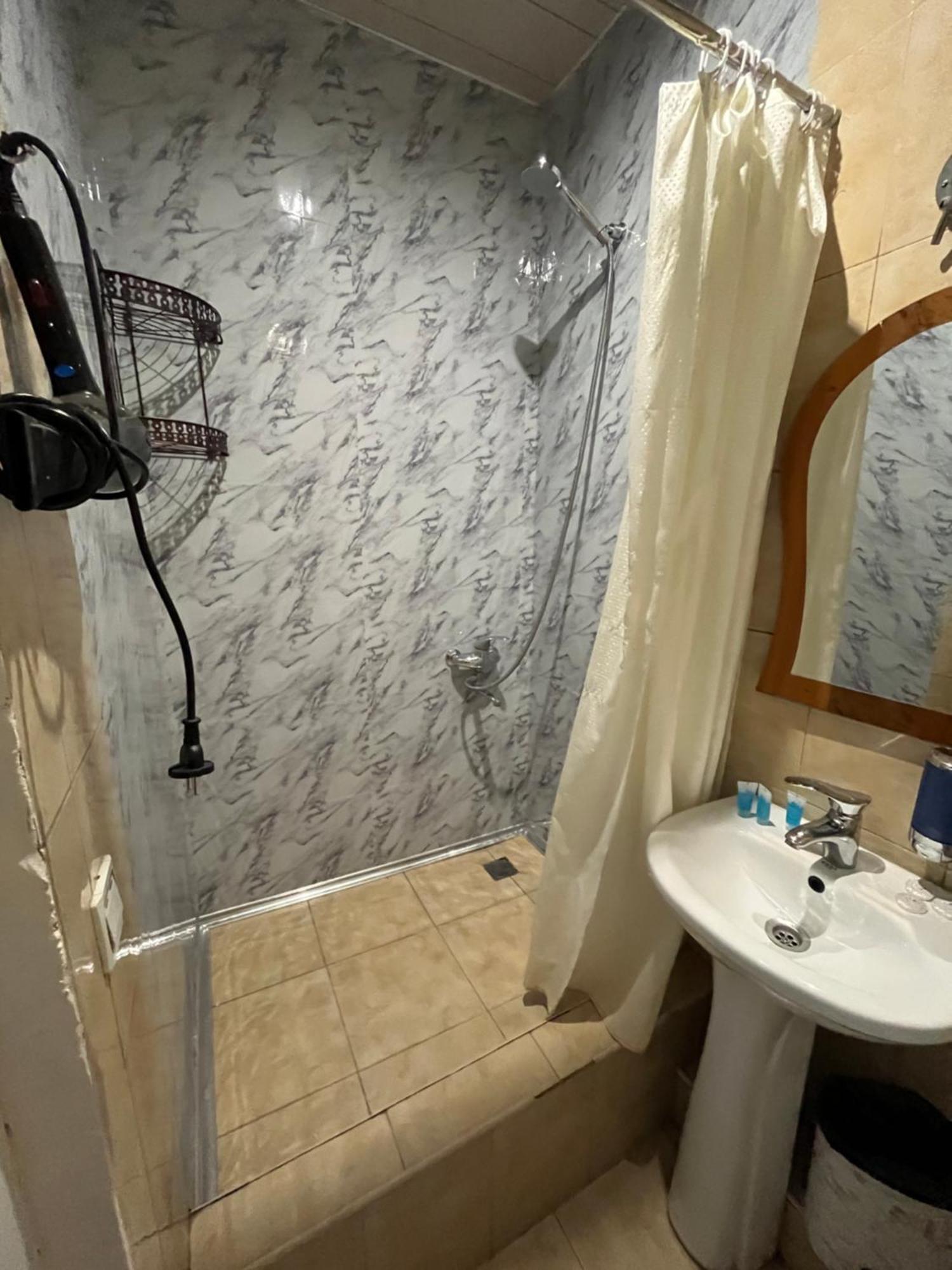 Hotel G&G Тбилиси Екстериор снимка